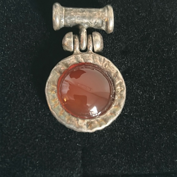 Vintage Round Carnelian Agate Gemstone Silver Pendant Setting and Barrel Bail - Picture 1 of 3